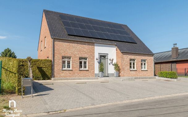 Gebouw voor gemengd gebruik te koop in Beringen
