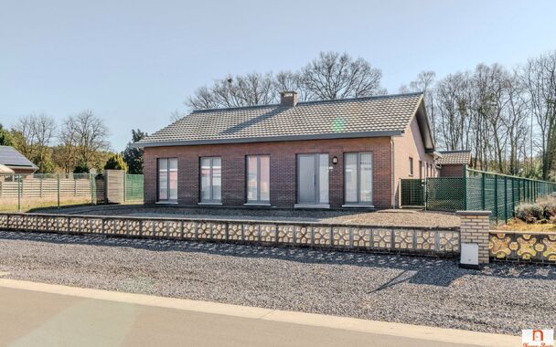 Gelijkvloerse woning te koop in Beringen